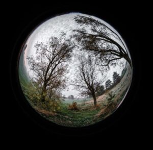 Fisheye Fantasia: Δημιουργικότητα χωρίς παραμόρφωση σε φακούς κάμερας
