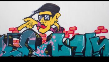 Graffiti Glam: Urban Artistry Explored in Photography