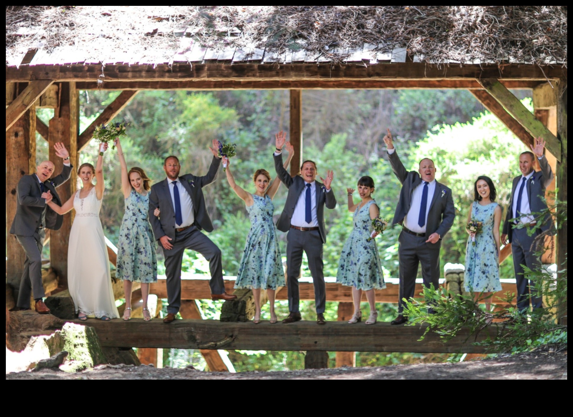 Πώς επηρεάζουν τα τοπία το σχεδιασμό των φωτογραφιών γάμου σε εξωτερικούς χώρους;