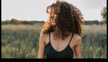 Unleashing the Curl: Ένας οδηγός για όμορφα σπαστά μαλλιά
