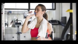 Αναζωογονήστε το σώμα σας: Η δύναμη της επαρκής πρόσληψης νερού